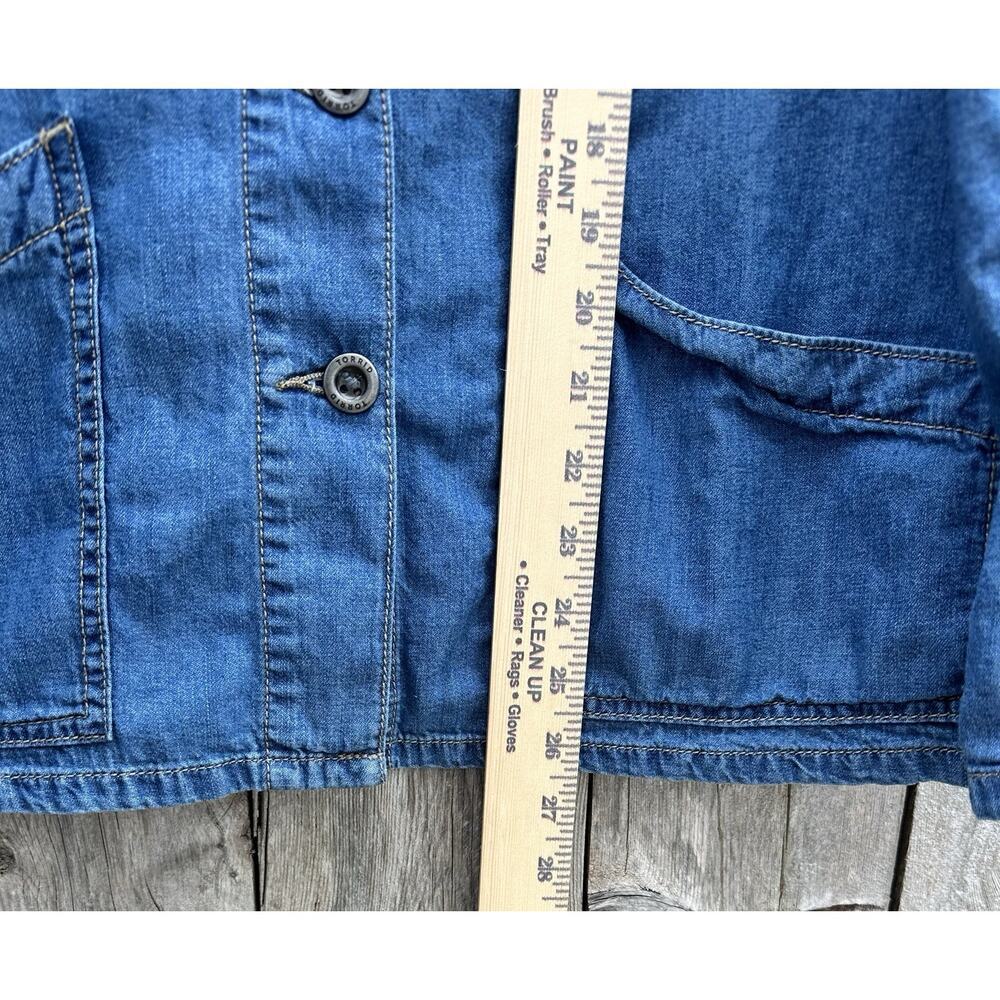 Women’s Torrid Denim Jean Jacket Vintage Look Medium Wash Chore Western SZ 0 EUC - Picture 6 of 8